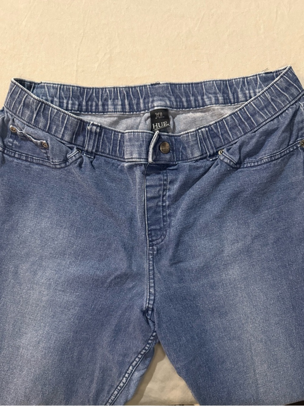 HUE XL Women's Light Blue Distress Elastic Stretch Denim Pull on Jeans Comfort